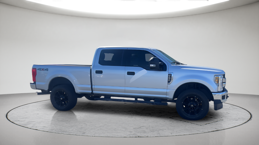 Used 2018 Silver Ford XLT image 9