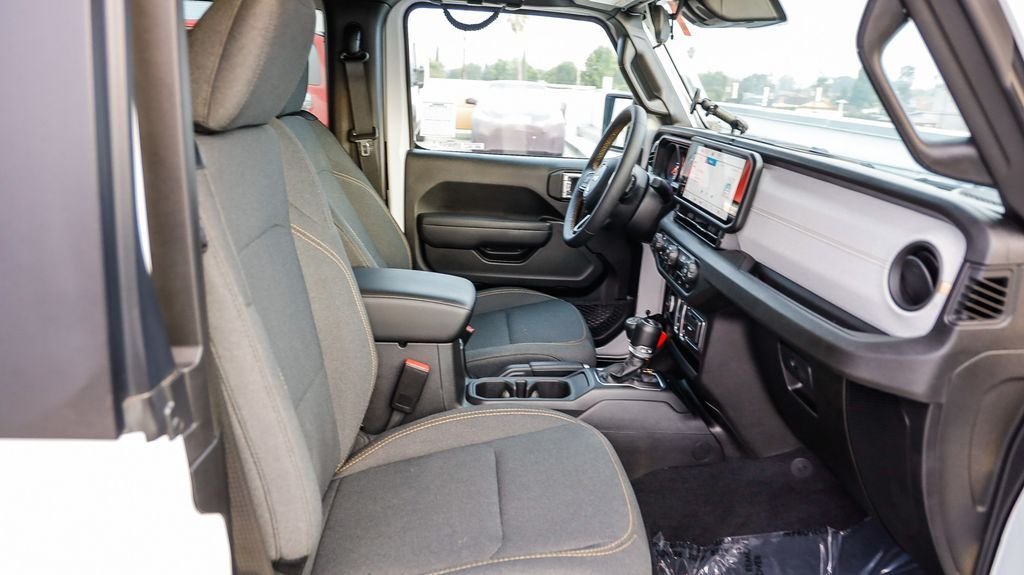 Used 2025 Bright White Clearcoat Jeep Sport S image 21