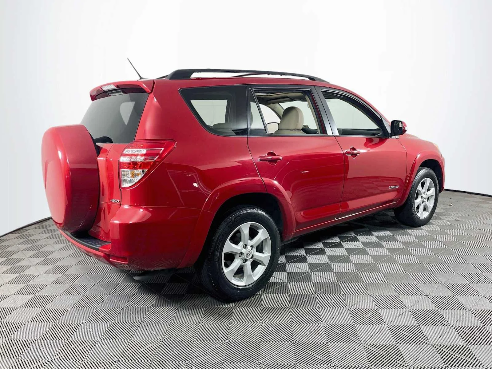 Used 2011 Barcelona Red Metallic Toyota Ltd image 4