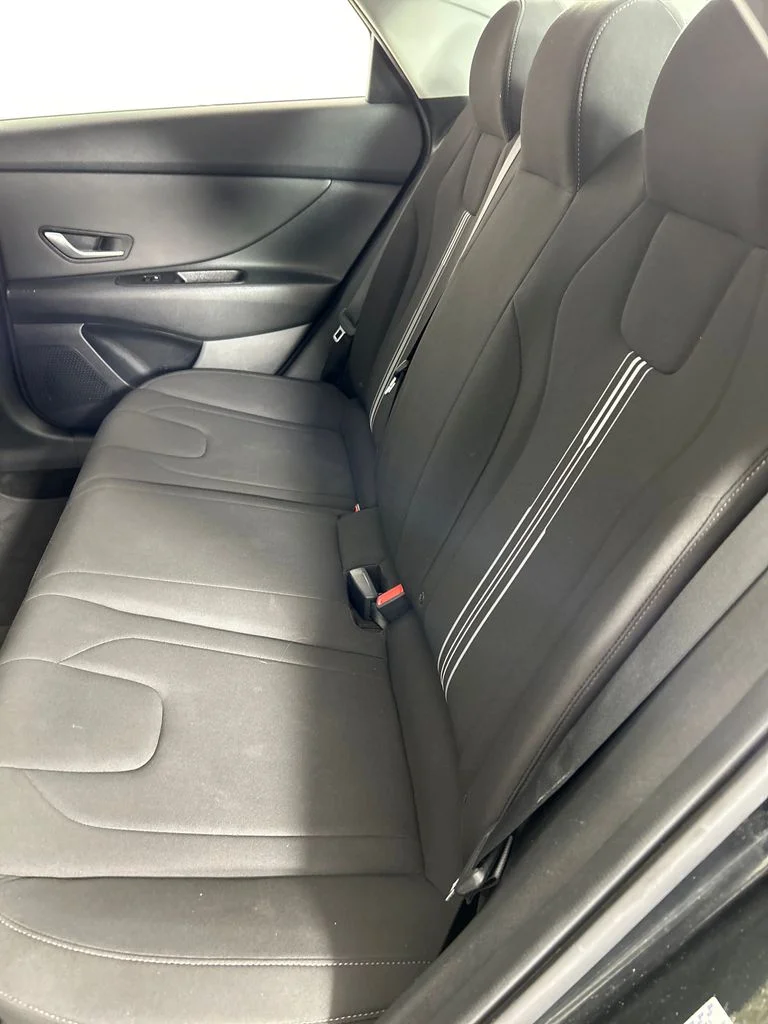 Used 2023 Black Hyundai SEL image 17