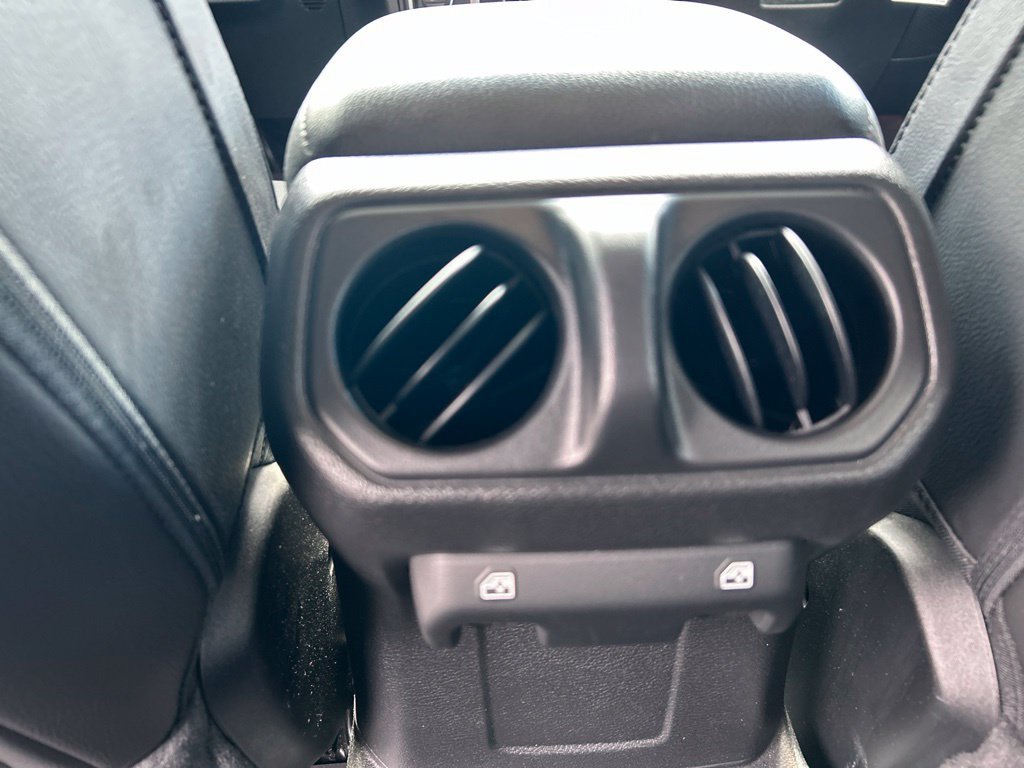 Used 2023 Gray Jeep  image 27
