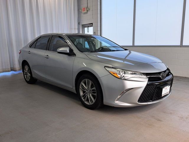 Used 2015 Silver Toyota SE image 4