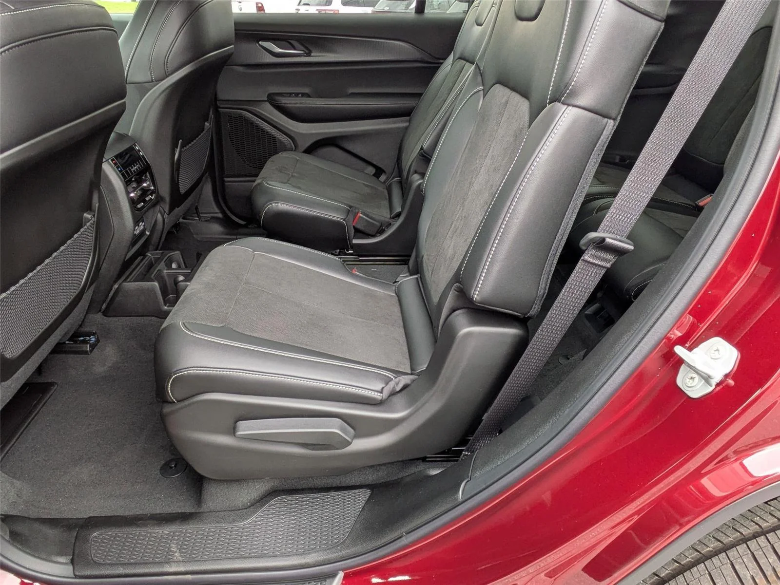 2025 Jeep Grand Cherokee L Altitude - Photo 25
