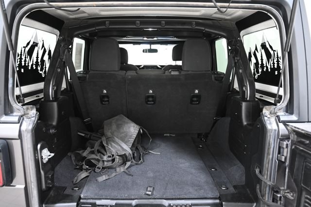 Used 2019 Gray Jeep Unlimited Sport S image 22