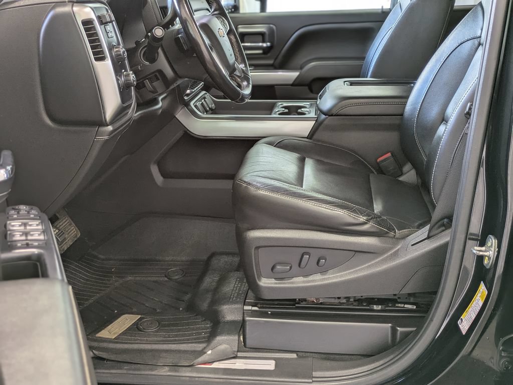 Used 2019 BLACK Chevrolet LTZ image 7