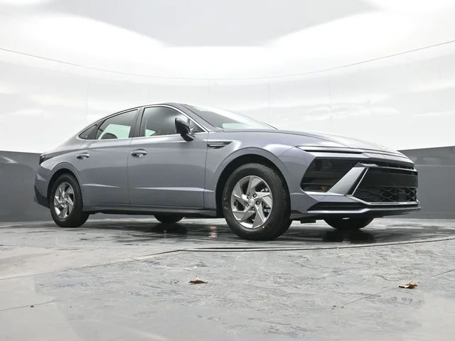 New 2026 Blue Hyundai SE image 23