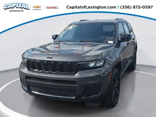 Used 2024 Gray Jeep Altitude image 1