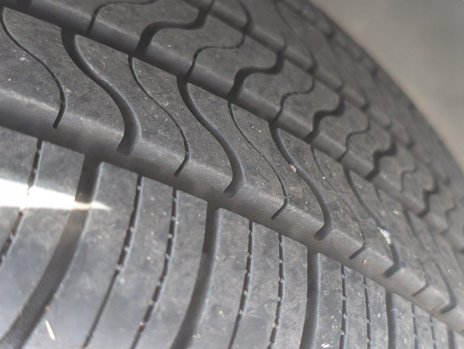 Used 2024 Steel Graphite Hyundai SEL 7P image 10