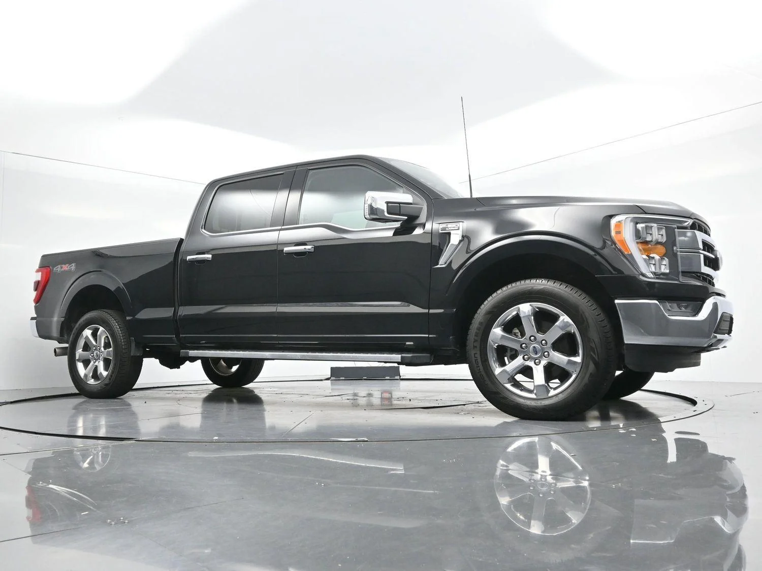 Used 2023 Black Ford XL image 46