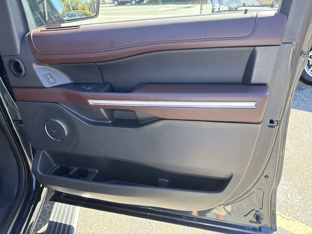 Used 2023 Blue Ford Limited image 30