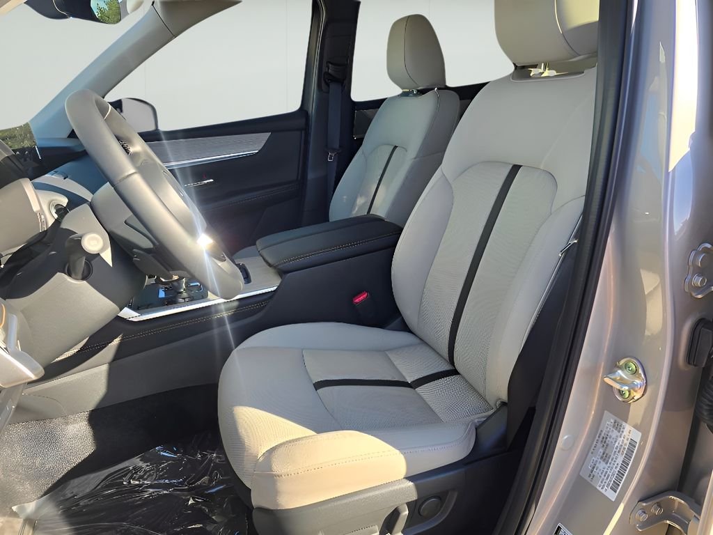 Used 2025 Platinum Quartz Mazda Premium Sport image 13