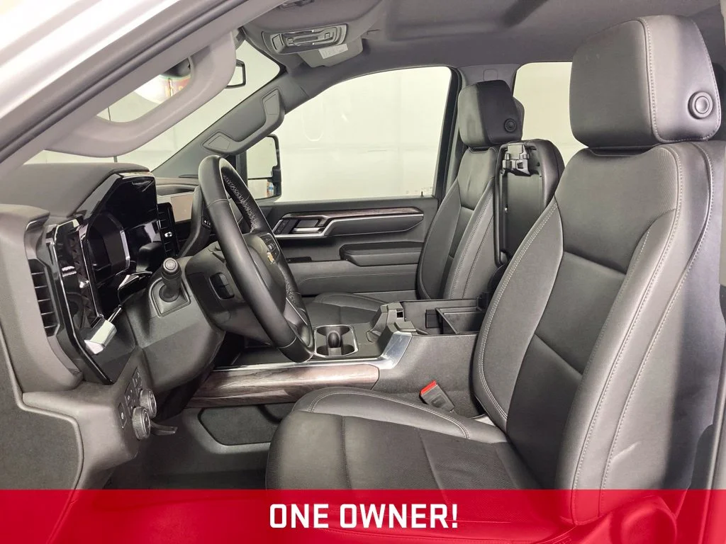 Used 2025 White Chevrolet LTZ image 11