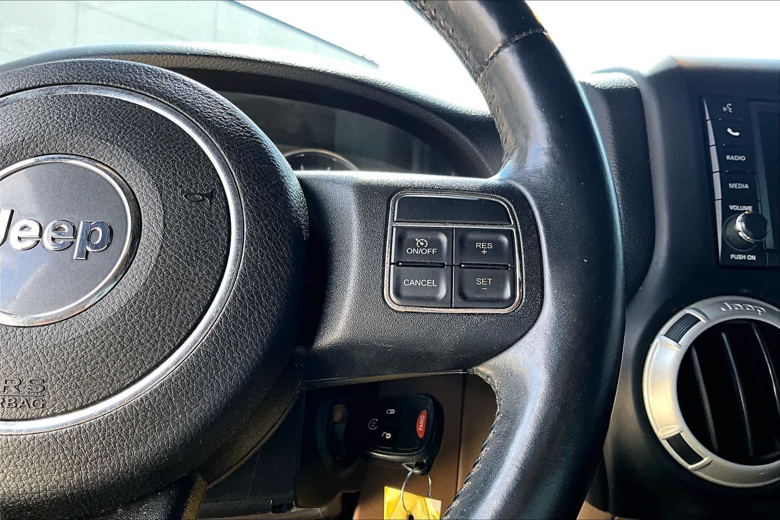 Used 2014 Bright White Clearcoat Jeep Sahara image 20