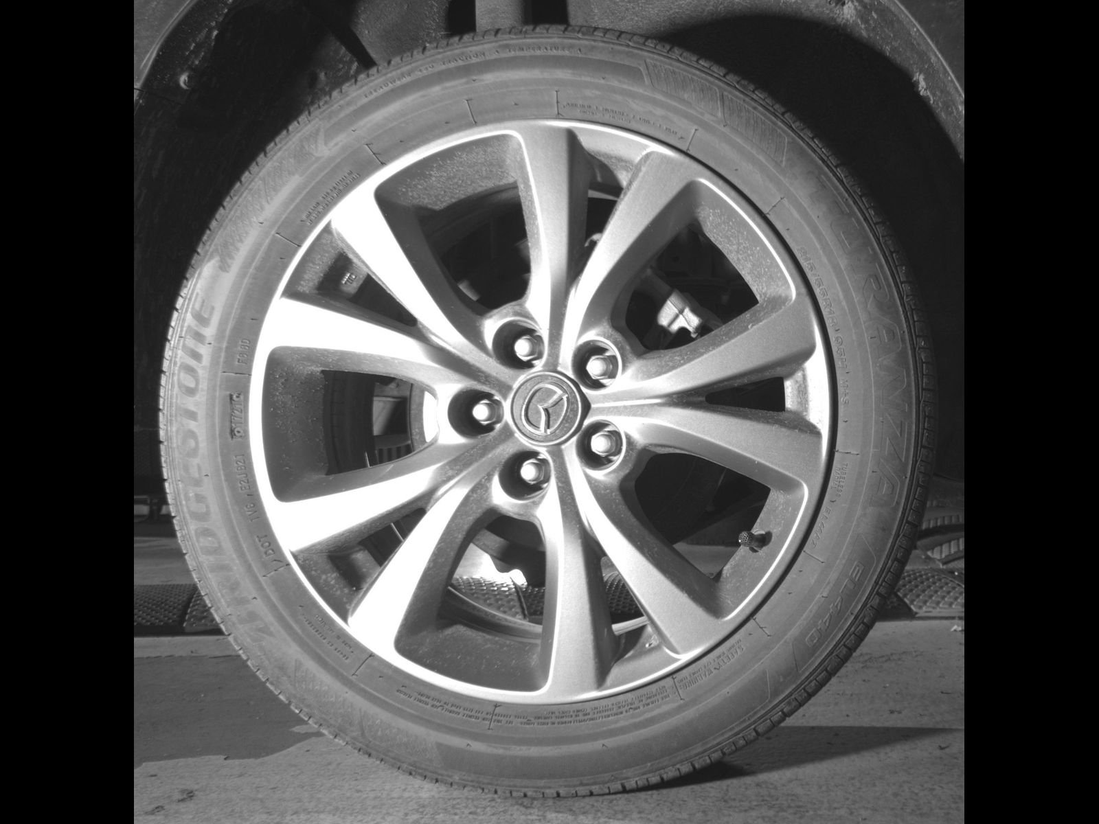 Used 2021 Machine Gray Metallic Mazda Preferred image 12