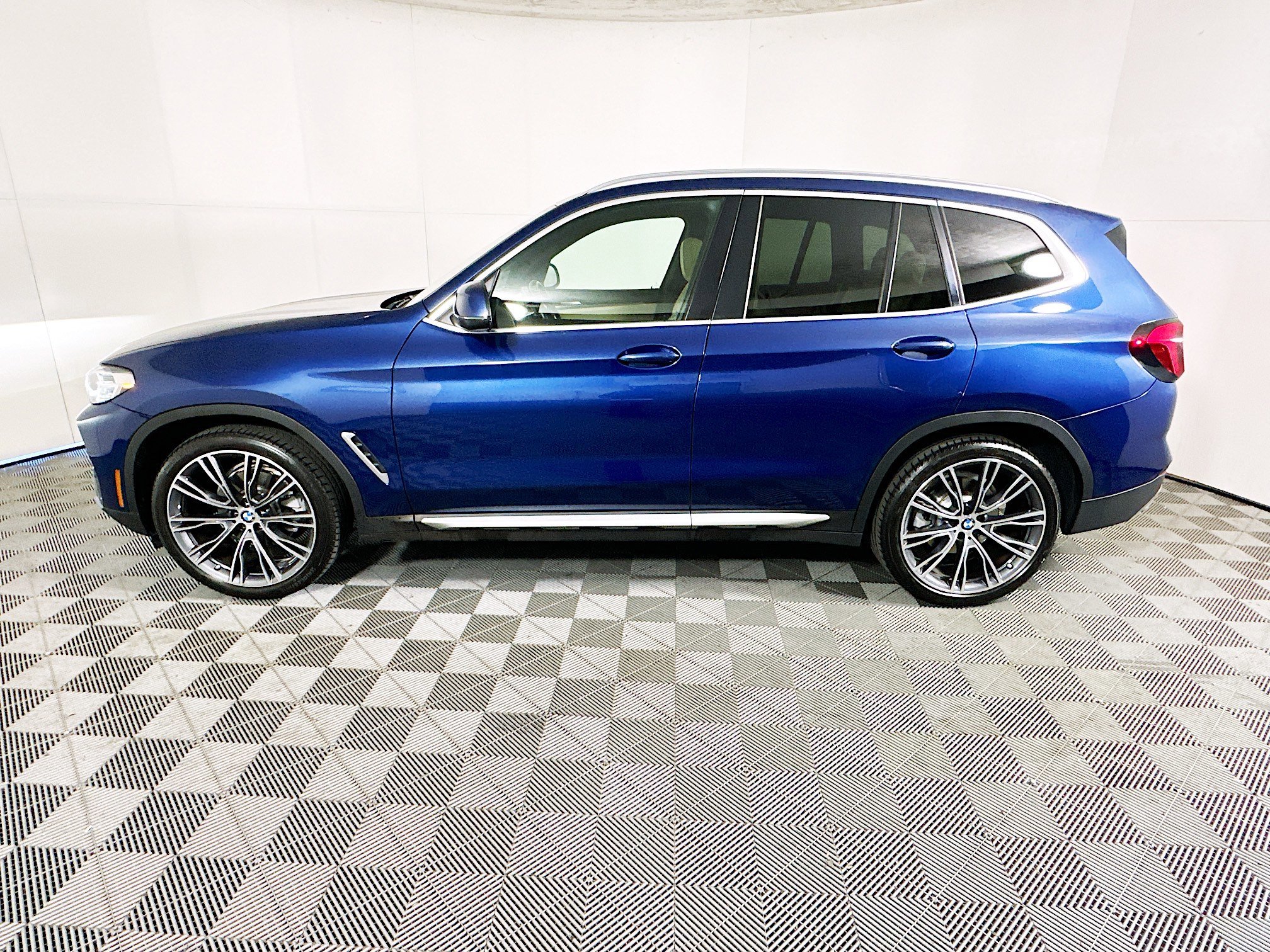 2023 BMW X3 thumbnail 8