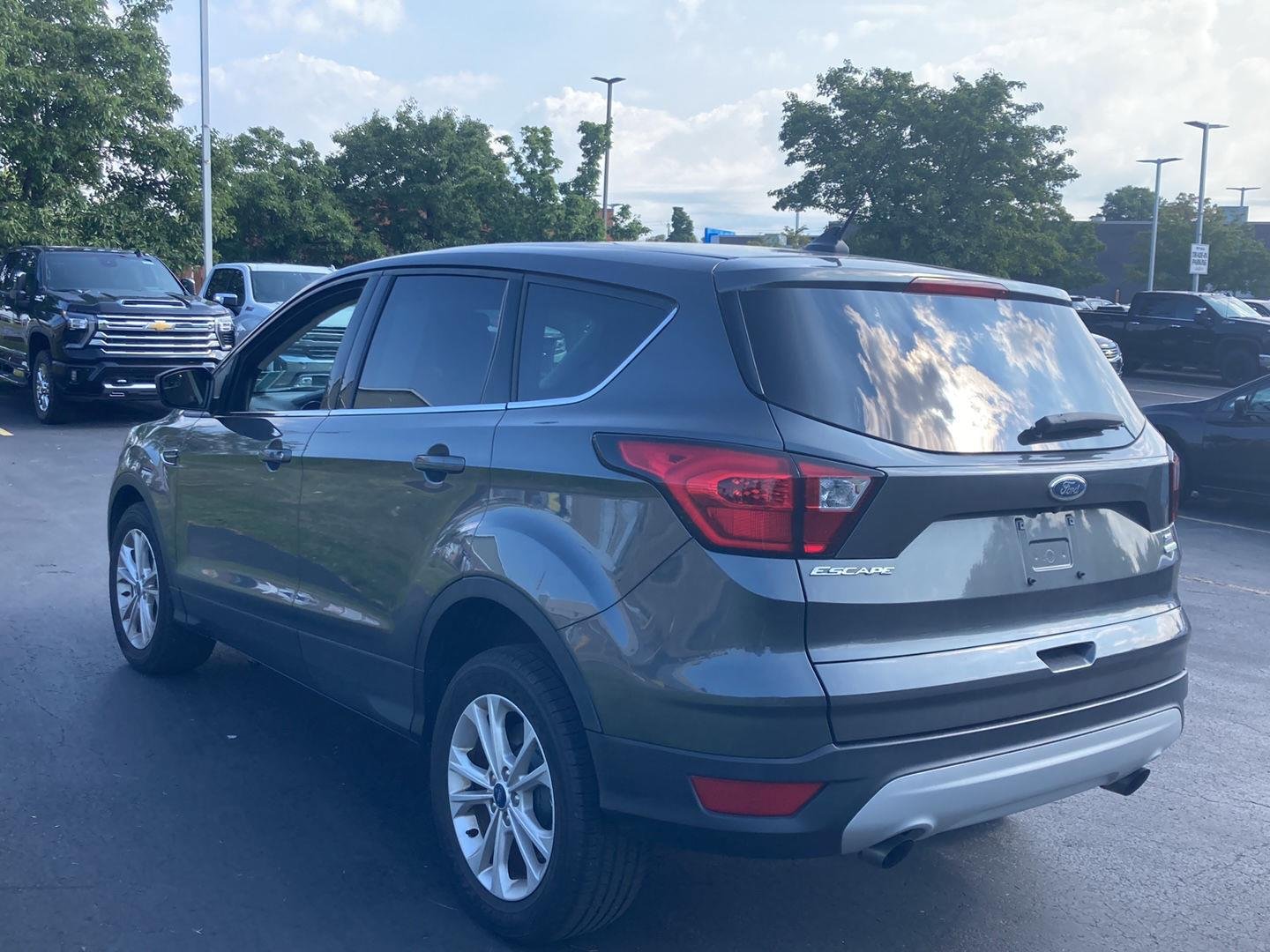 Used 2019 Magnetic Ford SE image 5