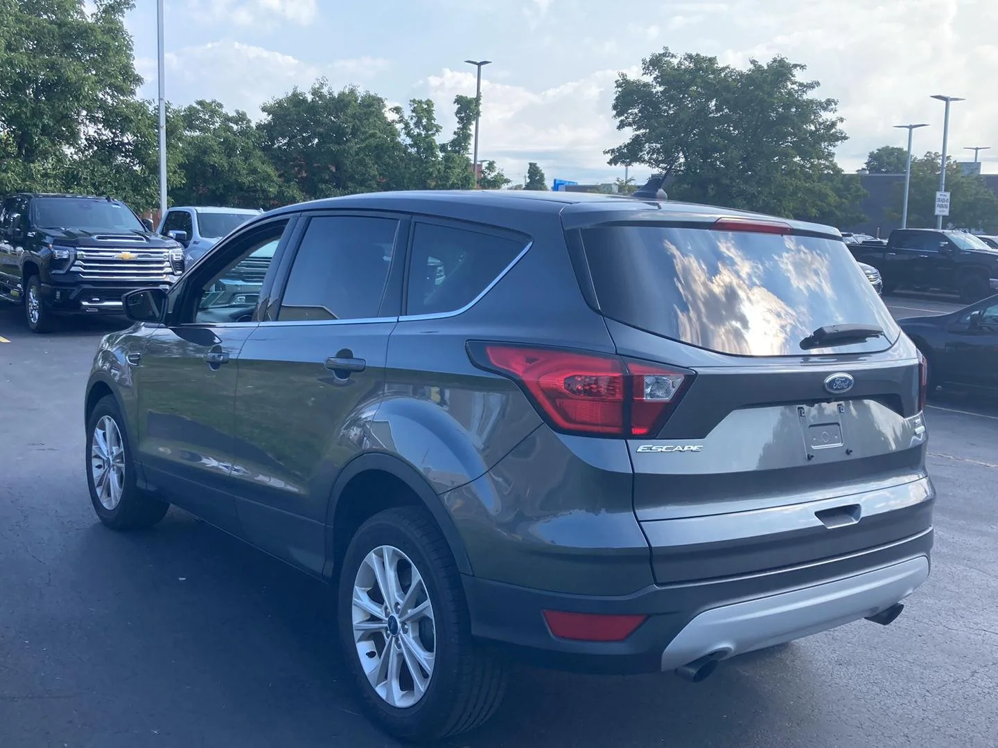 Used 2019 Magnetic Ford SE image 5