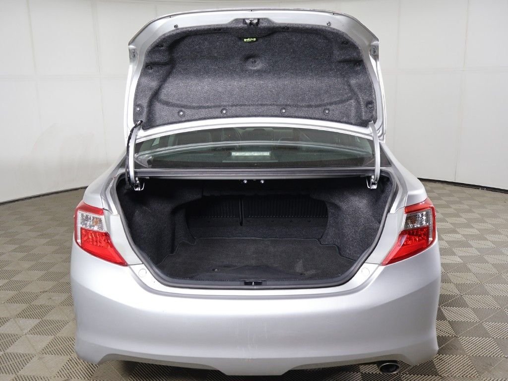 Used 2013 Silver Toyota SE image 14
