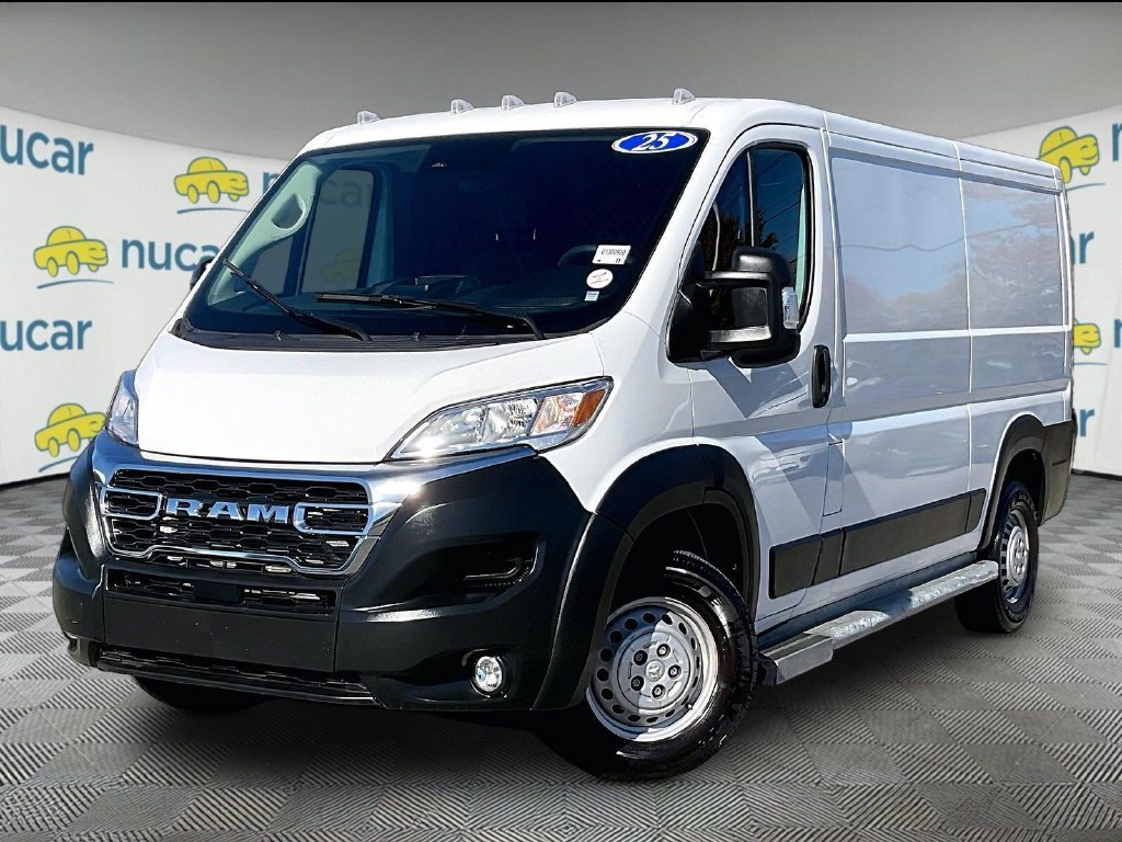 Used 2025 White Ram Base image 3