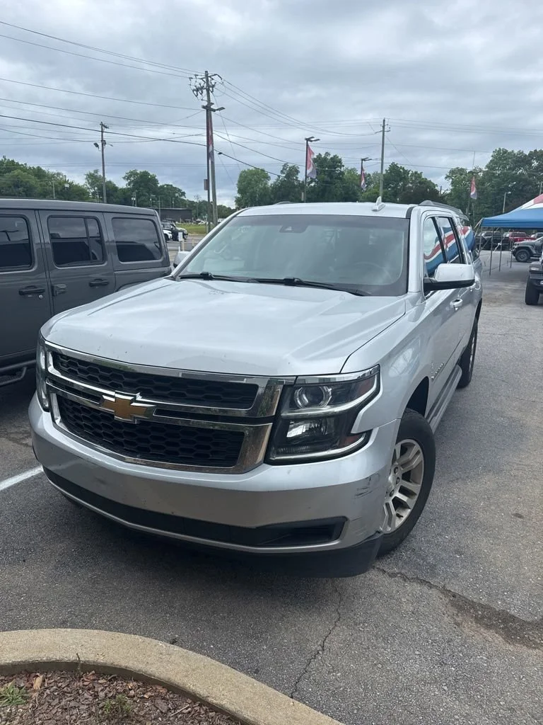 2017 Chevrolet Suburban 2WD 1500 LT's photo