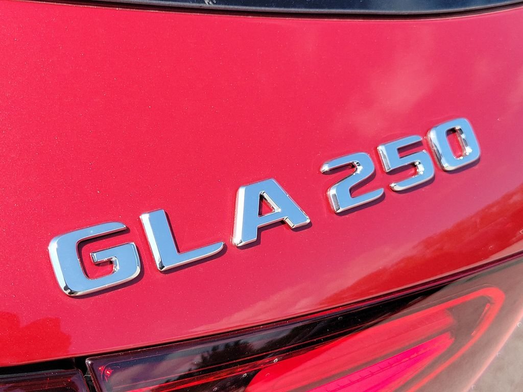 New 2026 MANUFAKTUR Patagonia Red Metallic Mercedes-Benz GLA 250 image 7