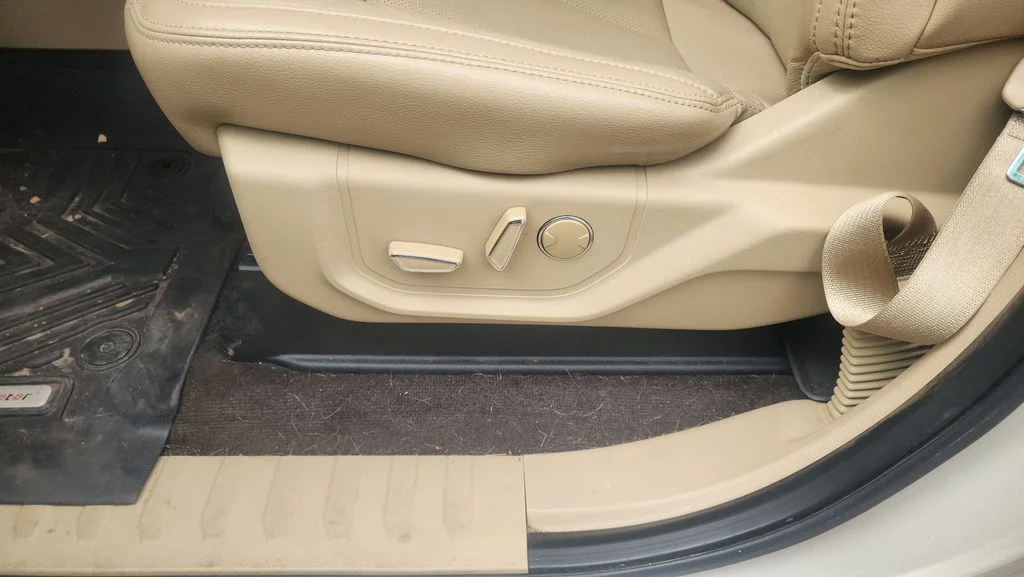 Used 2018 Silver Ford Lariat image 13