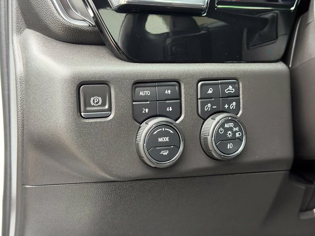 Used 2024 White Chevrolet LT Trail Boss image 23