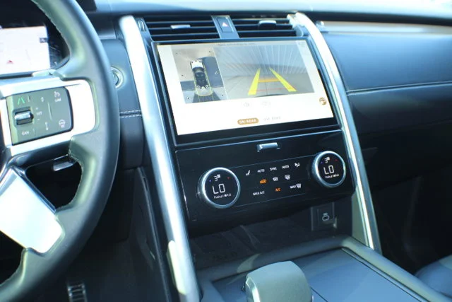 Used 2024 Black Land Rover Metropolitan Edition image 12