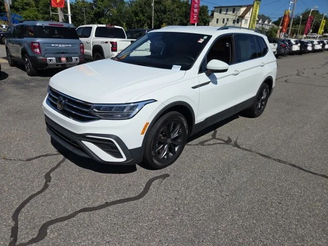 Used 2024 White Volkswagen 2.0T SE image 1