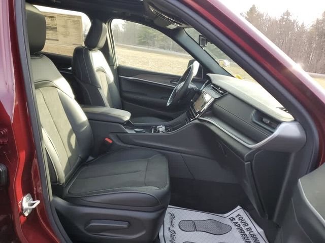 New 2026 Velvet Red Pearl-Coat Exterior Paint Jeep Altitude image 24