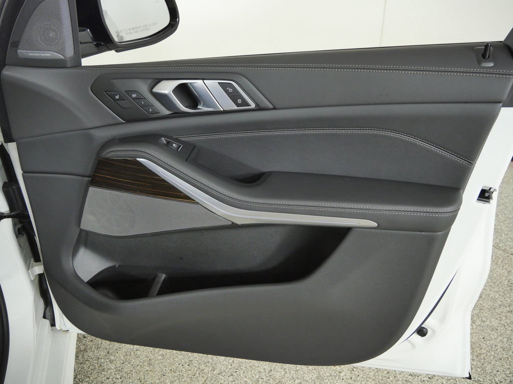 Certified Used 2026 Alpine White BMW xDrive40i image 23