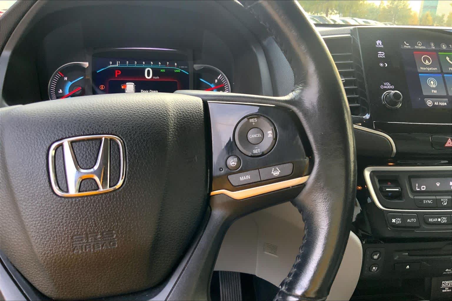 Used 2020 Lunar Silver Metallic Honda Elite image 25