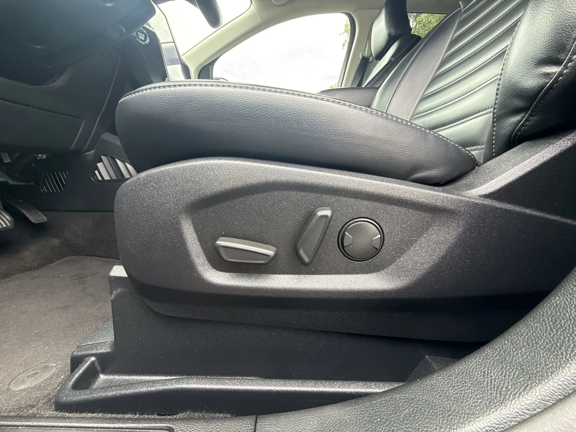 2024 Ford Edge SEL - Photo 12