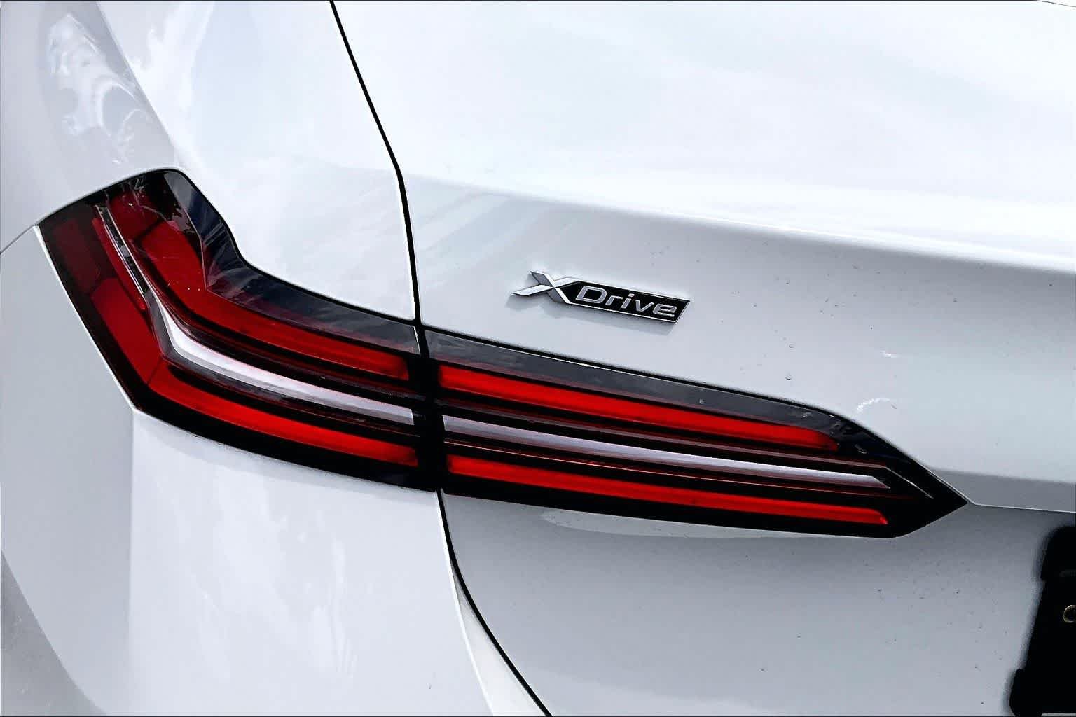 New 2026 Alpine White BMW 530i xDrive image 14