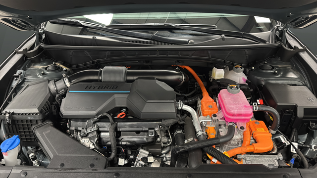 Used 2024 Amazon Gray Hyundai Limited image 27