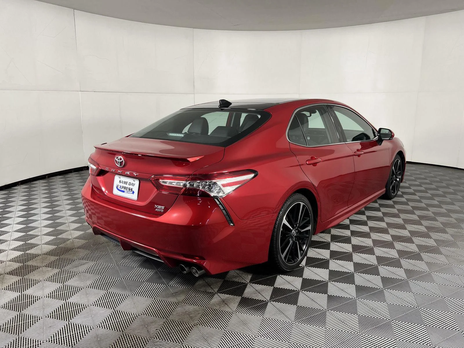 Used 2020 Supersonic Red Toyota XSE image 10