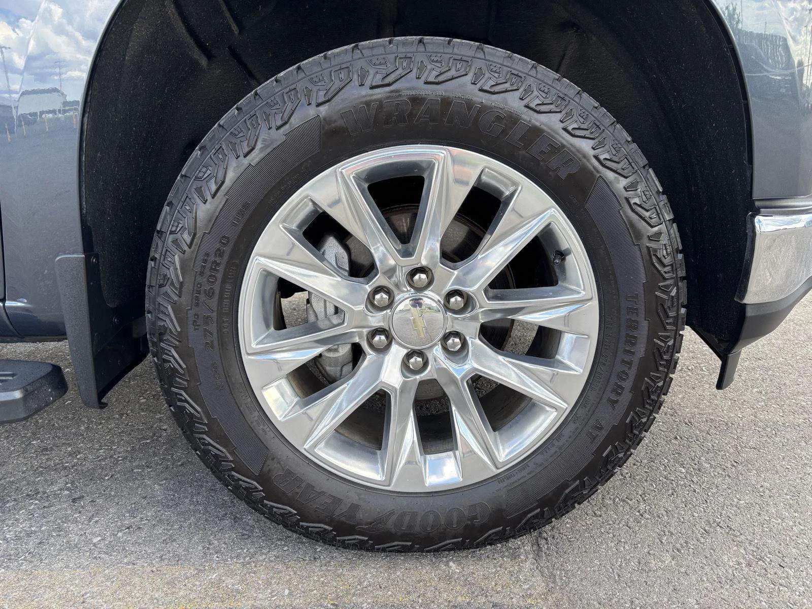 Used 2021 Shadow Gray Metallic Chevrolet LTZ image 9