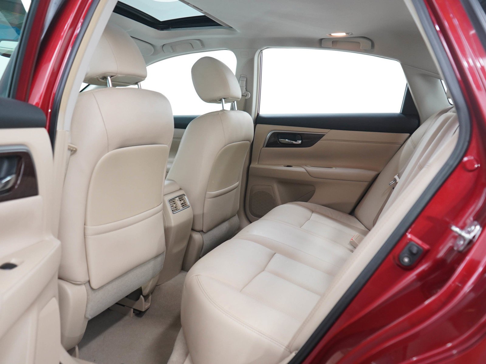 Used 2013 Cayenne Red Metallic Nissan 2.5 SL image 16