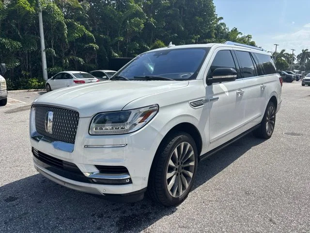 Used 2020 White Lincoln Reserve image 5