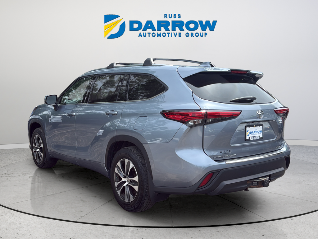Used 2021  Toyota XLE image 3