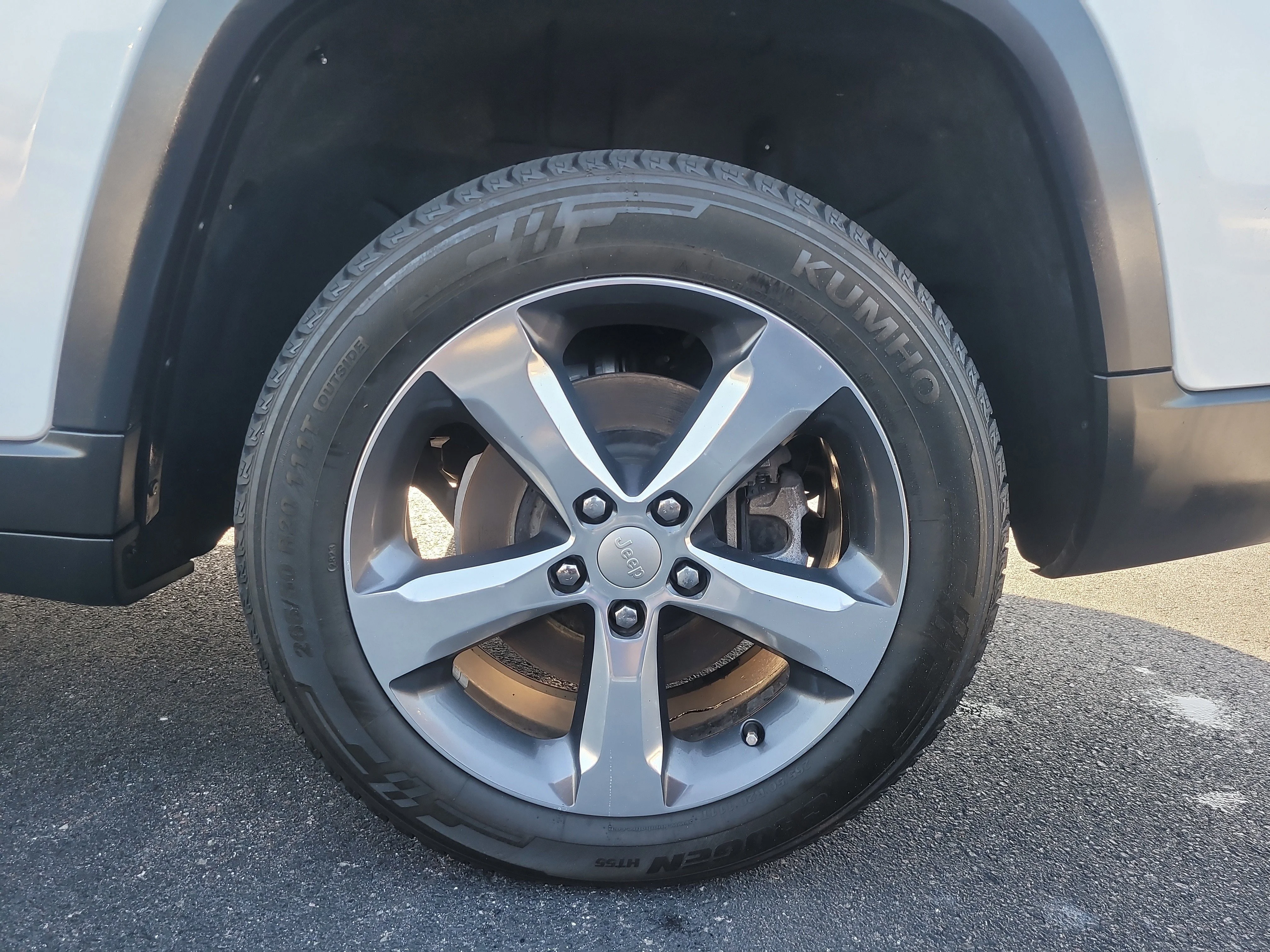 Used 2021 Bright White Clearcoat Jeep Limited image 8