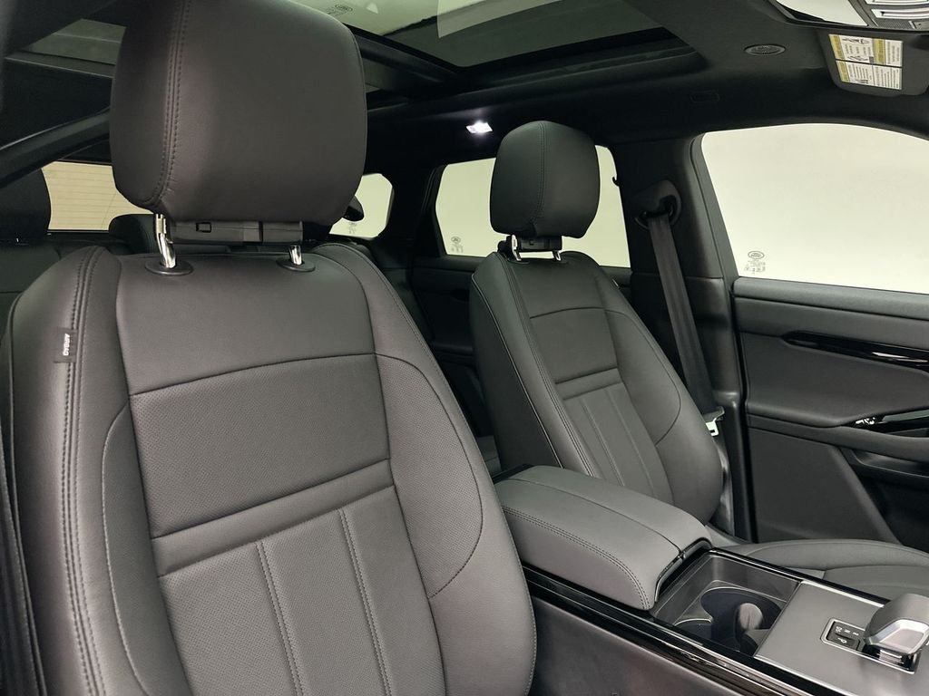 New 2026 Santorini Black Metallic Land Rover S image 6