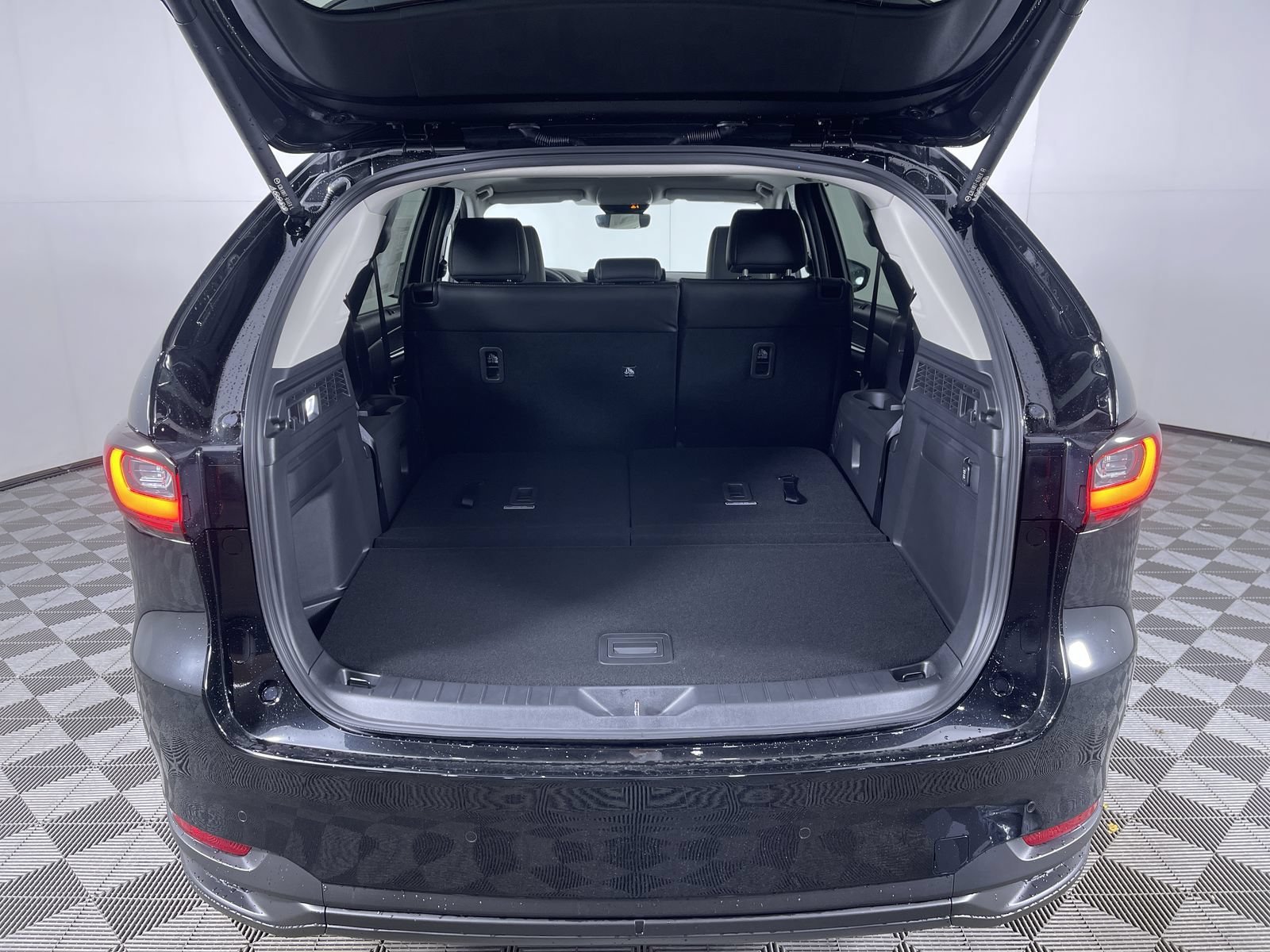 New 2026 Jet Black Mica Mazda Preferred image 23
