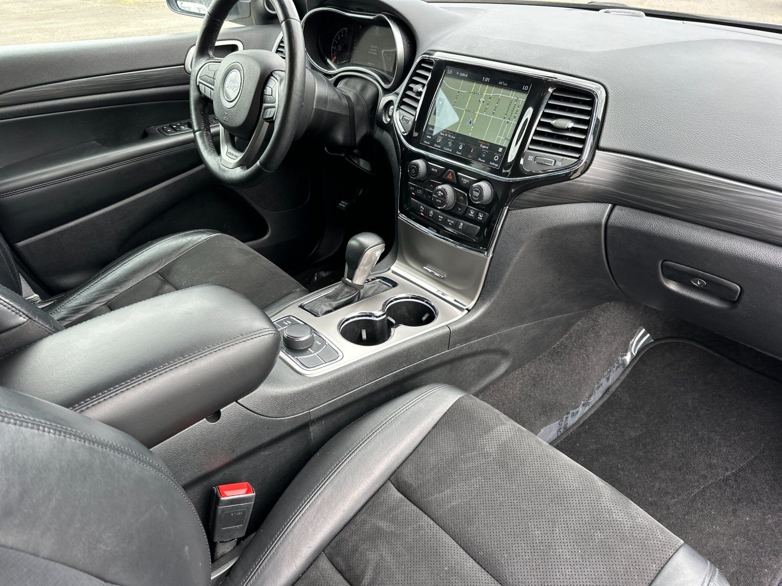 Used 2022 White Jeep Laredo X image 15