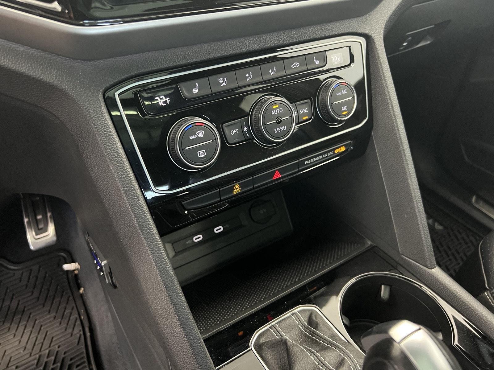 2022 Volkswagen Atlas Cross Sport SEL R-Line - Photo 19