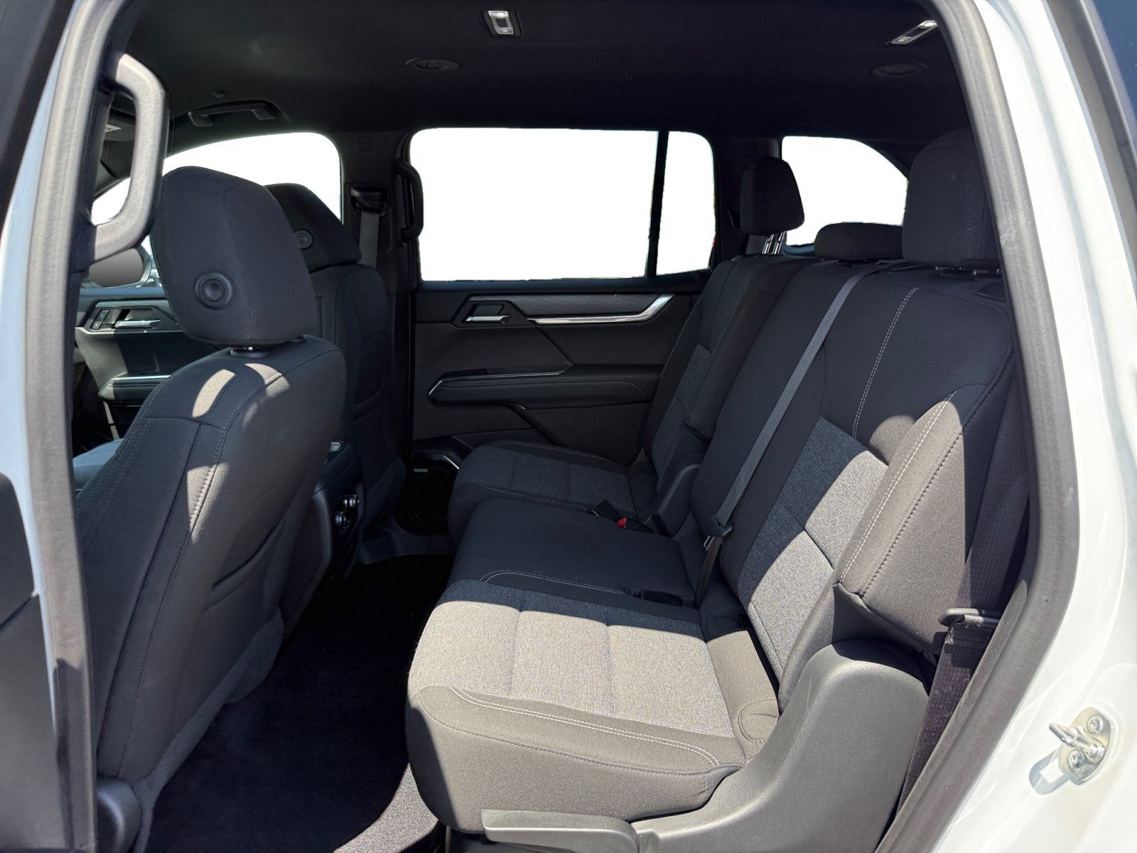 Used 2025 Summit White GMC Elevation image 16