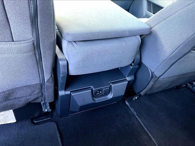 Used 2023 Silver Ford XLT image 28