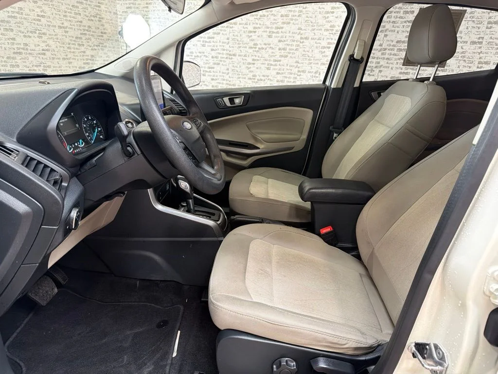 Used 2021 White Ford SE image 22