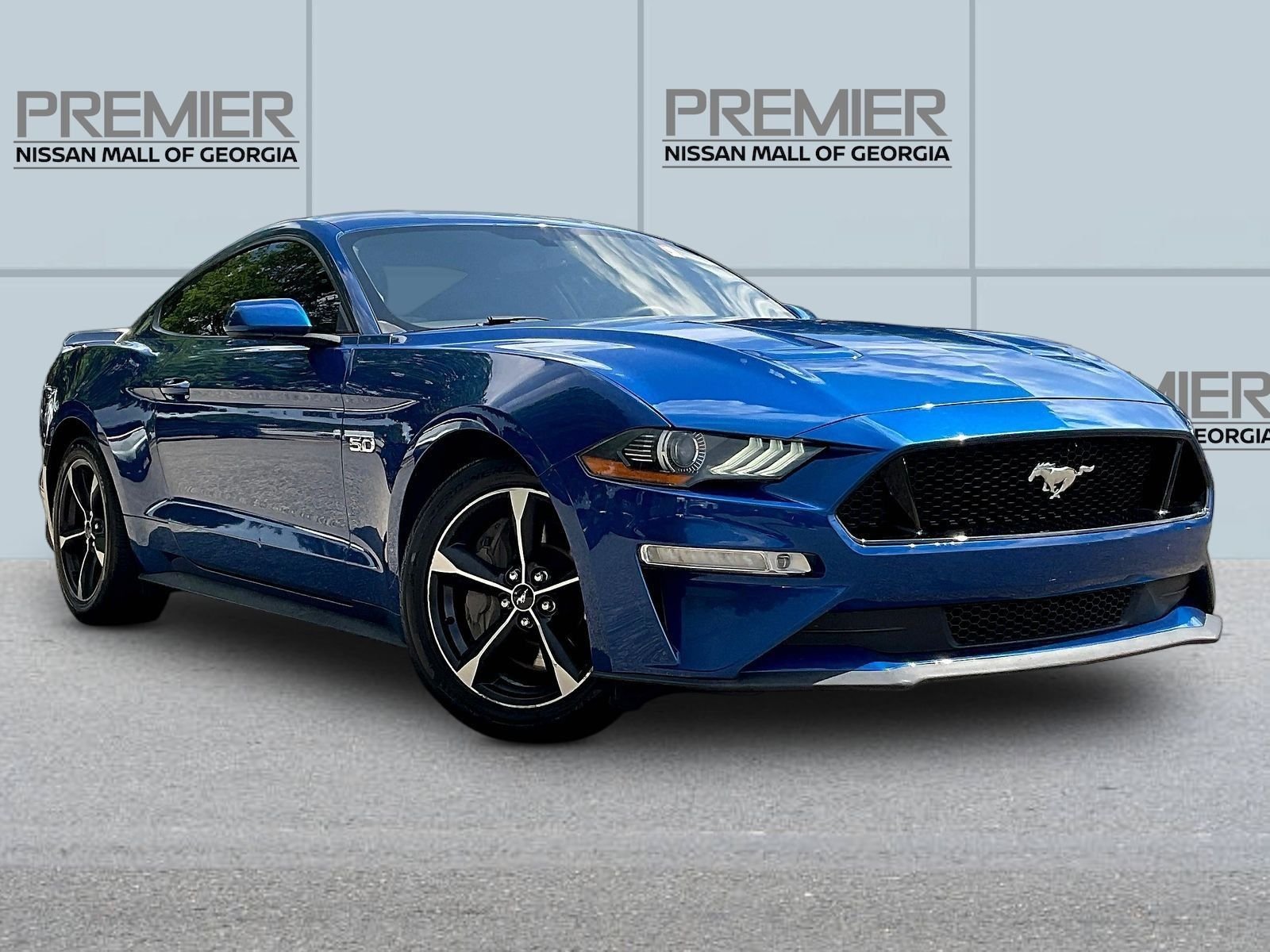 Used 2018 Blue Ford GT image 3