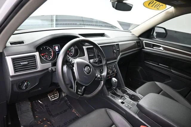 Used 2019 White Volkswagen 3.6L V6 SE image 29